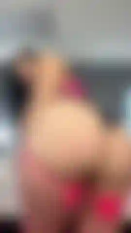 Ass Clapping  in a thong👏 🍑