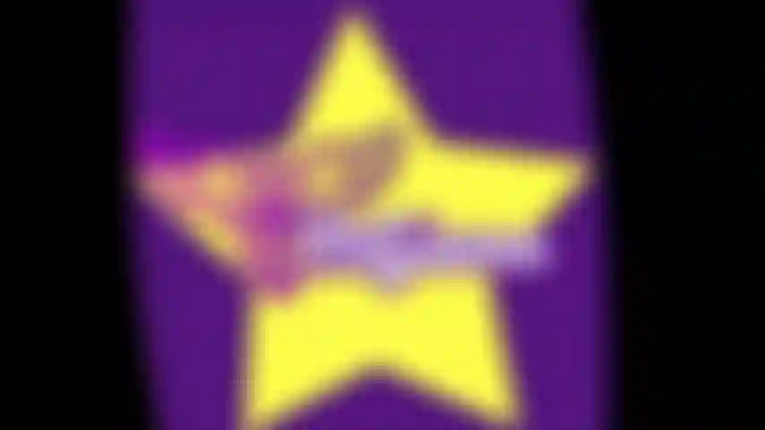 Spreize meinen arsch und zeige dir mein hübsches braunes loch.