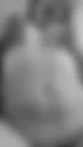 Der unartigste zoom: ich erforsche meinen ganzen nackten körper nur für dich.