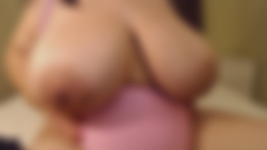 Olivia cum hard on a big huge dildo!