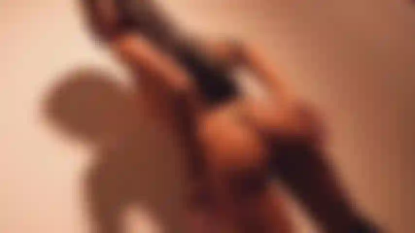 Ich_liebe_es_berührt_und_gestreichelt_zu_werden_geliebt_und_zufrieden.