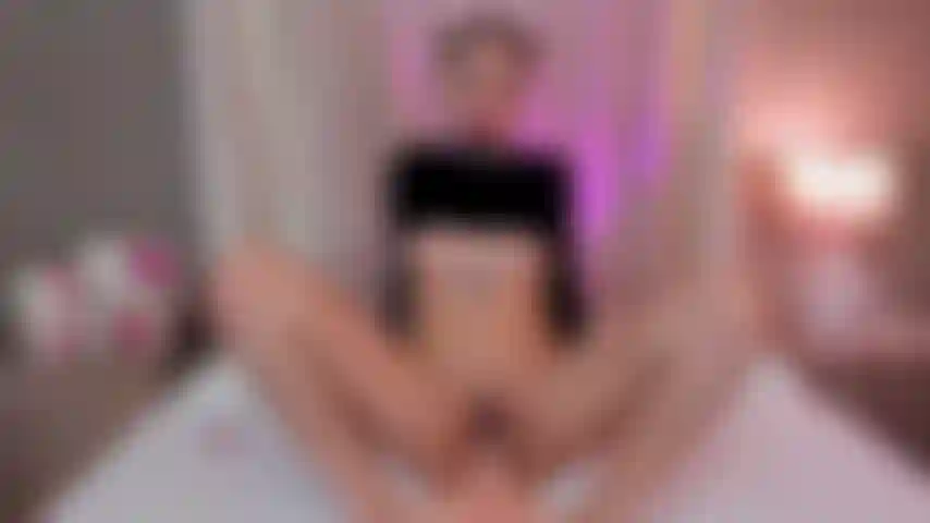 Die auf ihrem oberkörper reitet, bis sie mich zum kommen bringt.