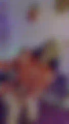 I move my body while giving you kisses that hypnotize you.