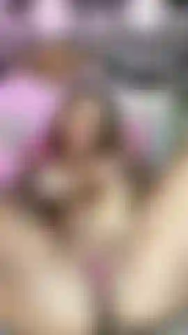 . Das masturbieren in meinem bett ist für mich sehr aufregend geworden.