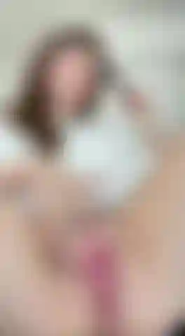 Schwarzer dildo squirt – es ist schon zu lange her, seit ich diese muschi für dich zum spritzen gebracht habe... Und ich habe das perfekte spielzeug dafür. Schau zu, wie ich die feuchteste sauerei mache...