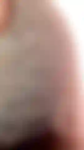 Ich reibe meine muschi auf weißen spitzenhöschen.