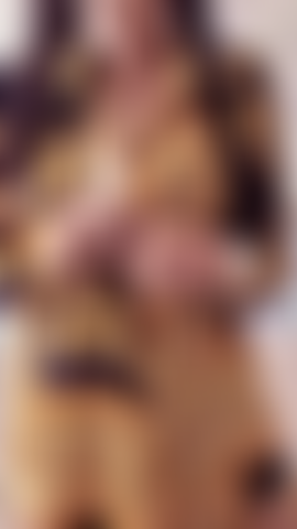 Topless-teaser.