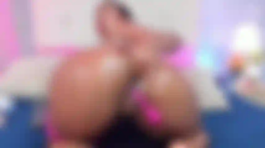 Ich ficke meinen arsch hart und tief mit meinen fingern.