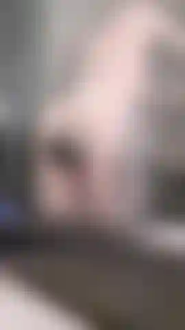 Dildo reitet durch duschglas.