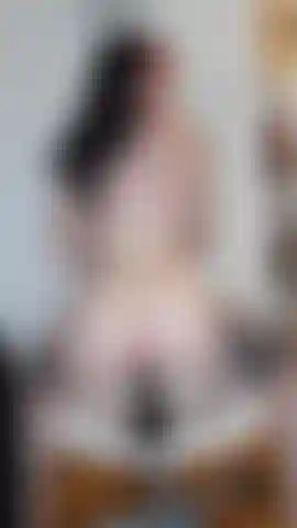 Öliger, glänzender arsch beim reiten pt2.