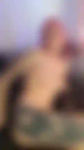 Meine titten und mein gesicht mit sperma bedeckt.