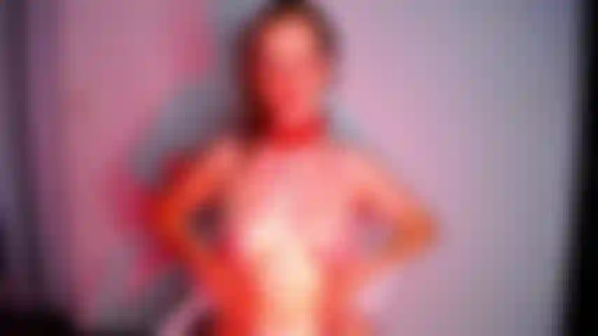 Ich liebe unhöflichen sex und fessele meine brüste.