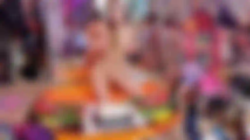 1 Steh schon mal kuchen sitzen + stampfen.