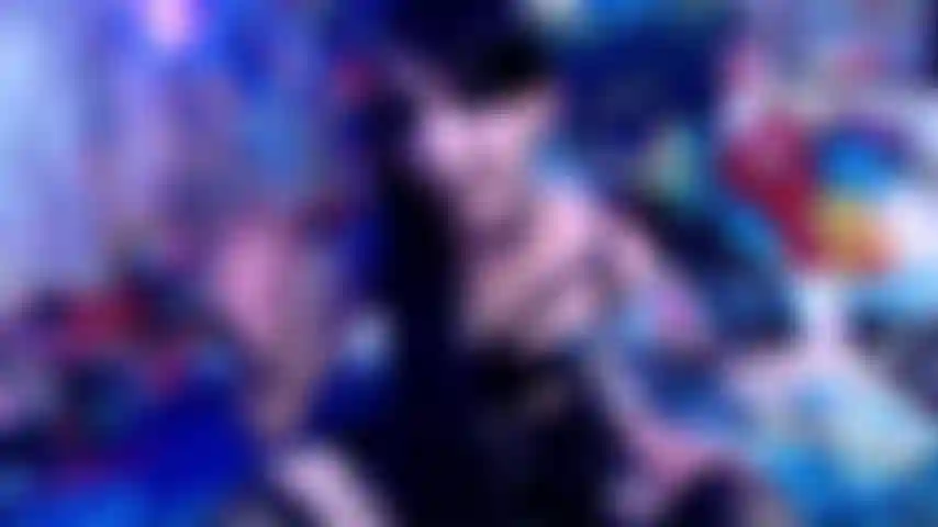 Eine freche gothic-göttin, die ich mit sph anbete.