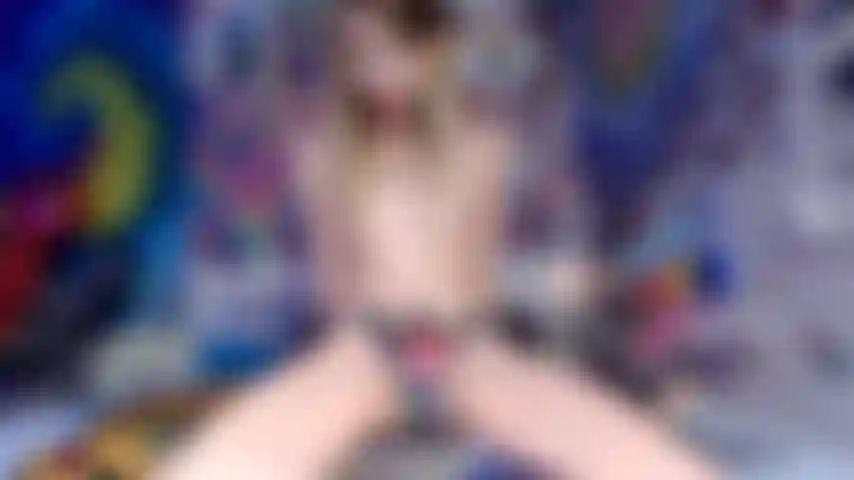 Extrem nah und hypnotisierend beim facesitting.