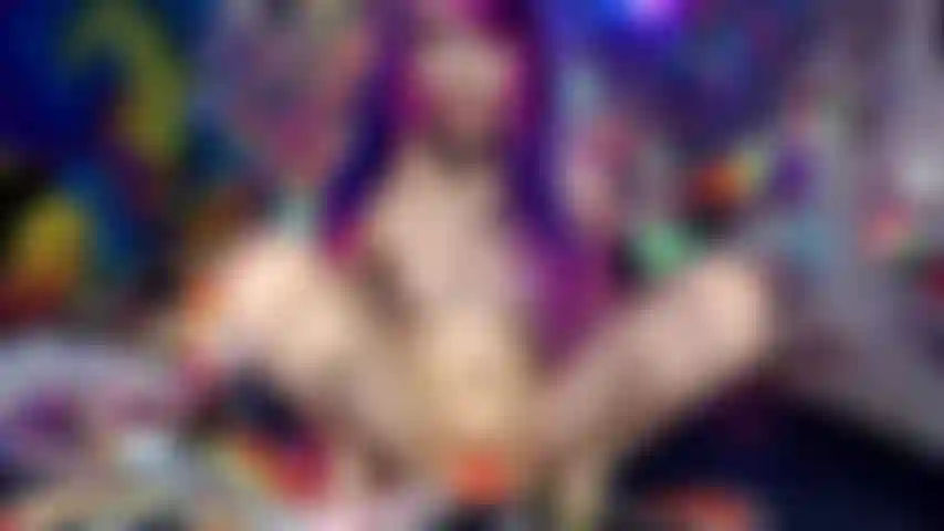 Ein süchtig machendes cosplay-babe, anal, dp und doppelte creampies.