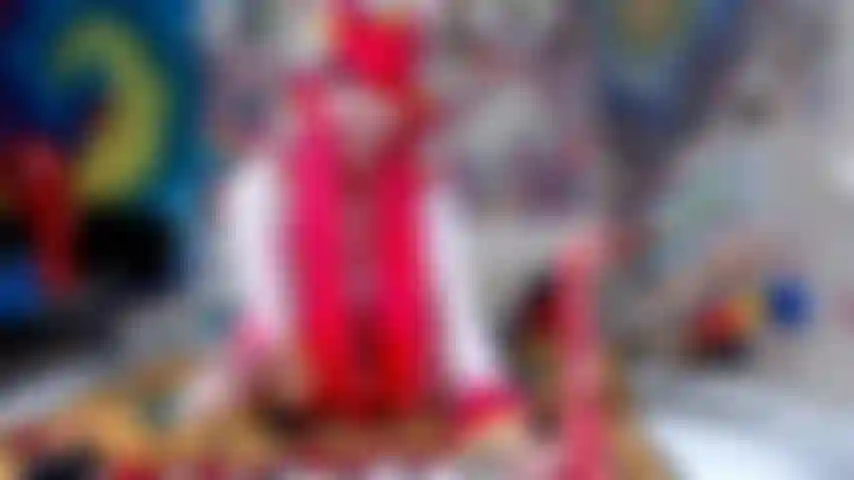 Der heiße dp-dildo des hübschen rosa einhorns.