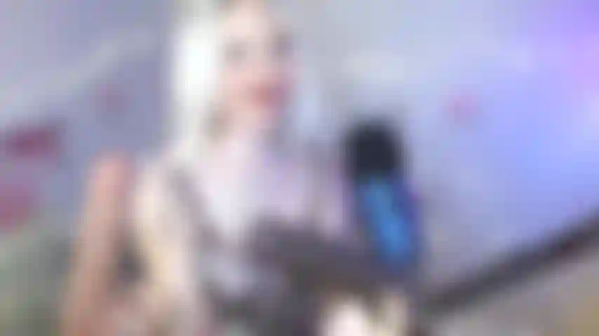 Und vergleiche deepthroating mit meinem bwc-dildo und meinem bbc-dildo.