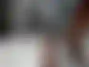 Ich gehe in meine wohnung und finde einen dildo, mit dem ich ihn in jedem zimmer bei mir reite.