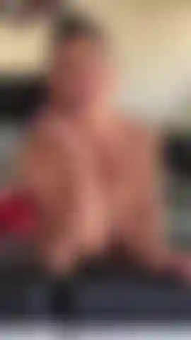 „ Anal eingeölt“ so einfach ist das. Ich tränke mein arschloch mit babyöl und bekomme es im piledrive-stil geknallt und vollgespritzt.