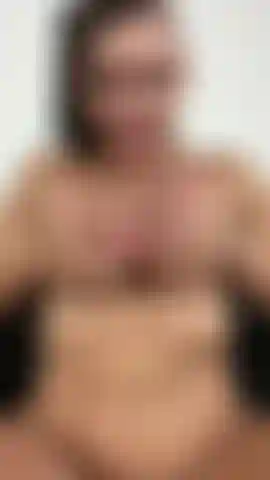 Die mit meinen löchern spielt.