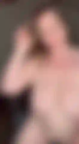 Und reite diesen schwanz, bis ich überall hin spritze.