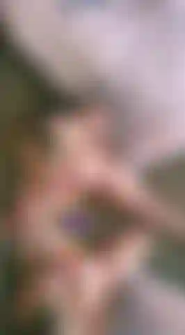 Ich ficke einen regenbogendildo auf dem spiegel. So viele tolle ansichten.