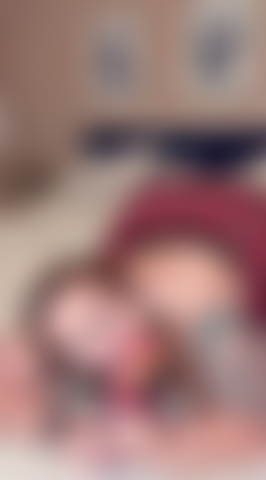 Behalte das outfit an, während du mich fickst.