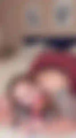 Behalte das outfit an, während du mich fickst.