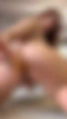 Analsex mit glasdildo.