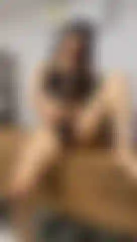 Und masturbiere auf dem desktop meines chefs.