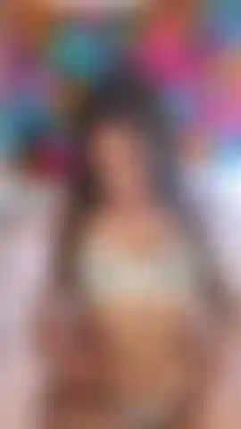 Die meine titten in spitzenunterwäsche neckt, bevor sie meinen bh herunterreißt.