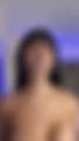 Habe einen knebel im mund und nackte titten.