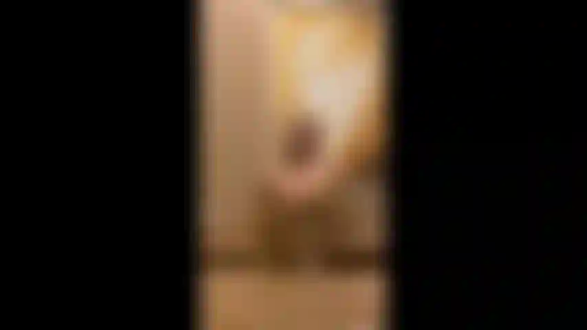 Mary carey zieht sich aus und spielt mit ihr...