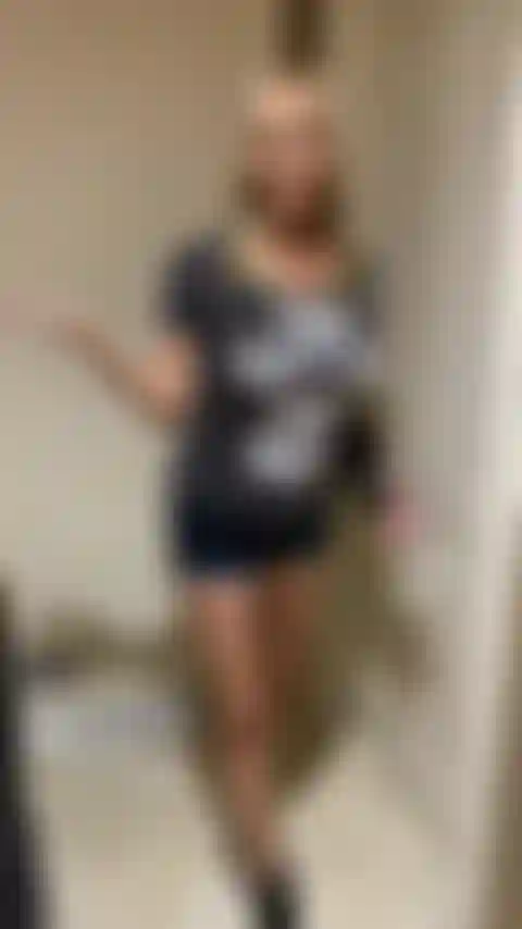 Pornostar mary carey ist deine nachbarin!!!!