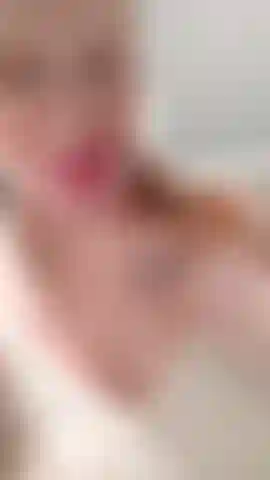 Cum walk/messy lipstick