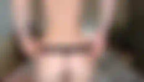 Eine halbe stunde völlig schamloses nackt-posen! Fanclub-mitglieder erhalten es kostenlos!