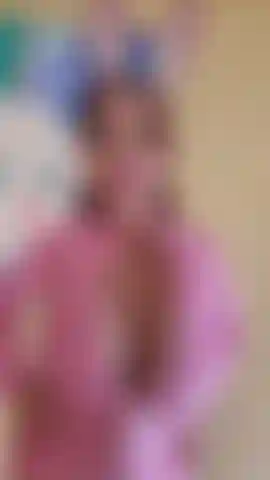 Bunny camel toe. Was ist bunny toe? Es ist ein camel toe in meinem engen kleinen häschenkostüm... Hier, warte, es ist einfacher, wenn ich es dir einfach zeige.
