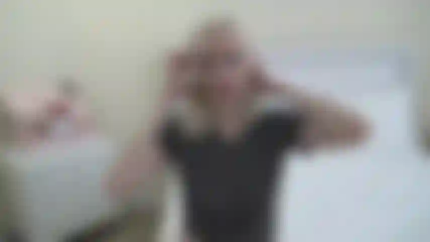 Die bikinis anprobiert.