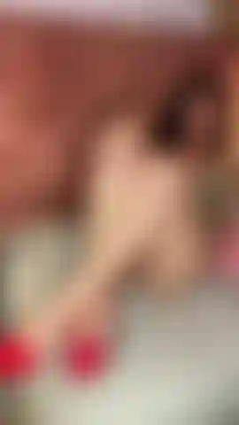 Red heels, horny MILF, show pussy!