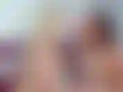 Daisy hat meine lesbische milchfantasie voll und ganz erfüllt! Meine titten waren so geschwollen und voll, also ließ sie mich meine milch über ihre titten spritzen. Sie waren durchnässt, also leckte ich sie sauber und bewegte mich dann nach unten ...