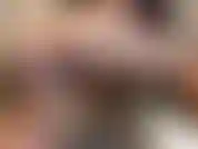 Dies ist eines meiner lieblingsvideos zu hause! Ich hämmere meine muschi soooo gut, bis ich vor cremiger güte tropfe. Das bekommt man hautnah und ganz persönlich zu sehen. Dann bewege ich mich auf den boden und spritze!