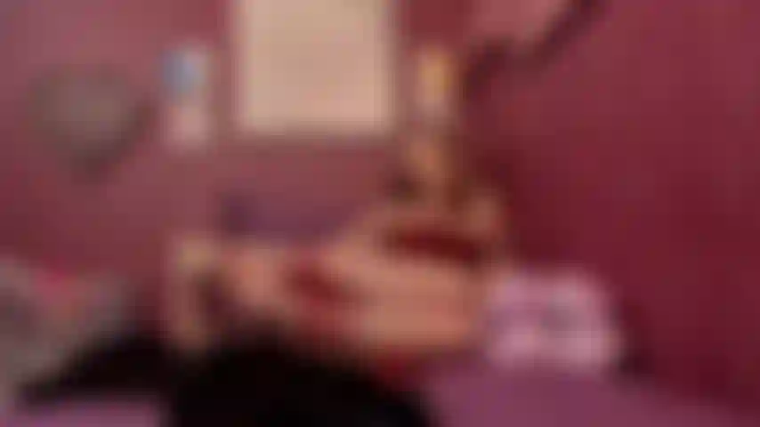 Robin, verkleide dich, es gibt null hinternkram! Ich ziehe hübsche sachen an und necke viel!! Aber ich bin es, also gibt es definitiv nackte rotkehlchenteile.