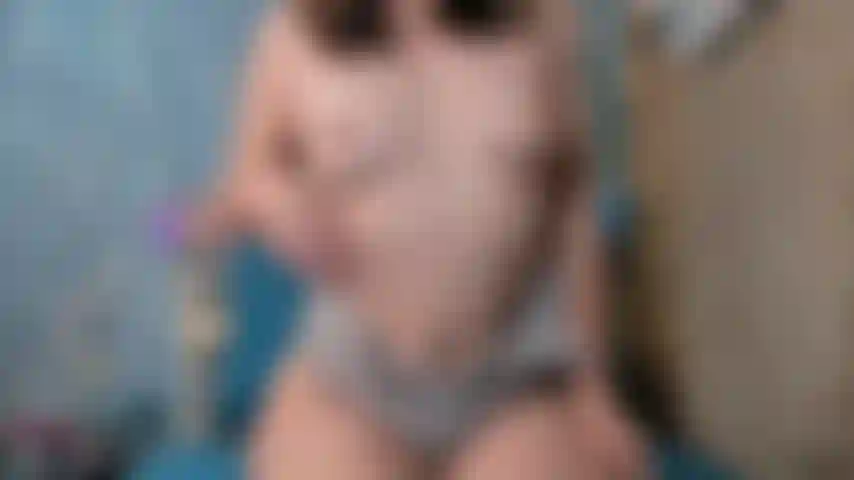 Robin – pussy tease show mit candy, der dildofick und die muschi aus nächster nähe.