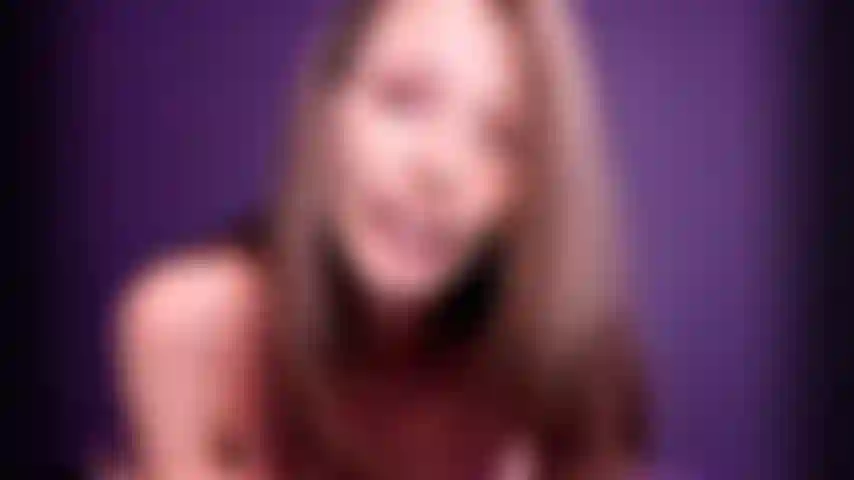 Die erotikprofessorin robin weiß, dass du sie willst, und sie hält dich dazu, ein geständnis zu machen und ihre vorteile gegenüber dir, deinem schwanz und deinen zukünftigen hoffnungen, miss robin zu überholen und zu erkunden, zu nutzen.