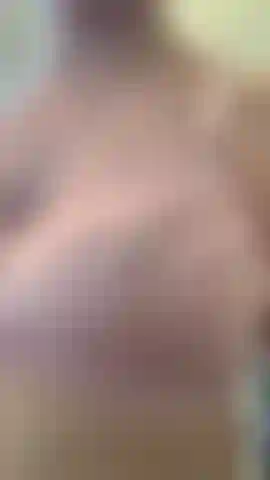 Meine brüste wackeln und hüpfen.