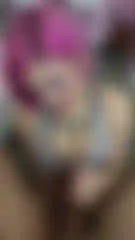 Handjob mit cumshot auf meine brüste.