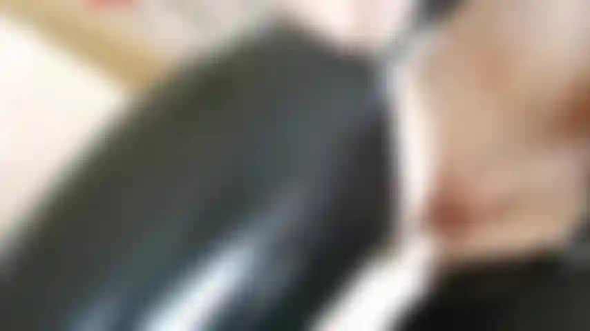 Schwarzes gelee, kleiner dildo, pt-position, latex-s&s, latex-handschuhe.