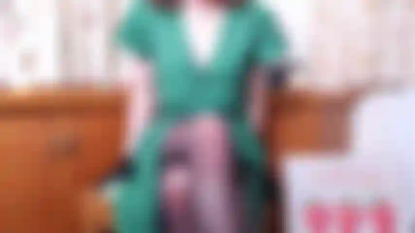 Nach 8 schwarzen satinhandschuhen_hj (browndildo), danke für einen schönen abend, meine handgelenklangen schwarzen satinhandschuhe, elegantes kleid, schwarze strümpfe, ich gebe dir (brauner dildo) einen handjob, höre meinen britischen akzent, der dich durch deinen hj spricht beenden sie mit dem joi-countdown.