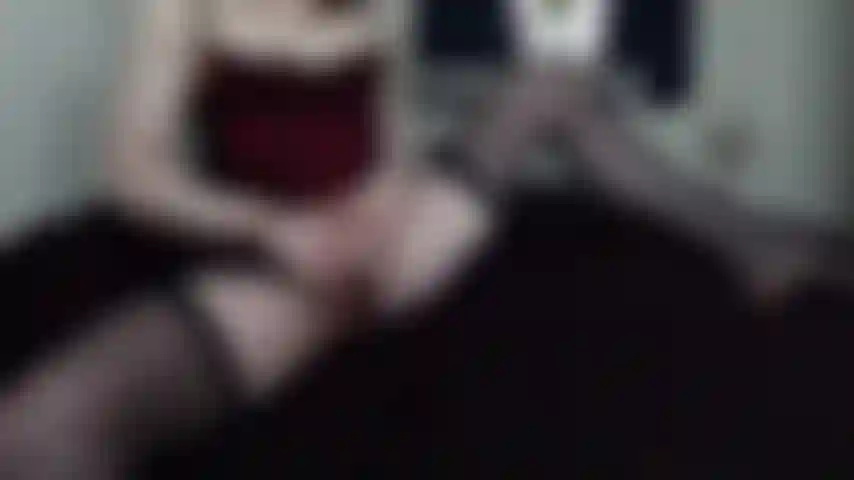 Die schwarzen strümpfe von redbasque bis zum orgasmus fingert.